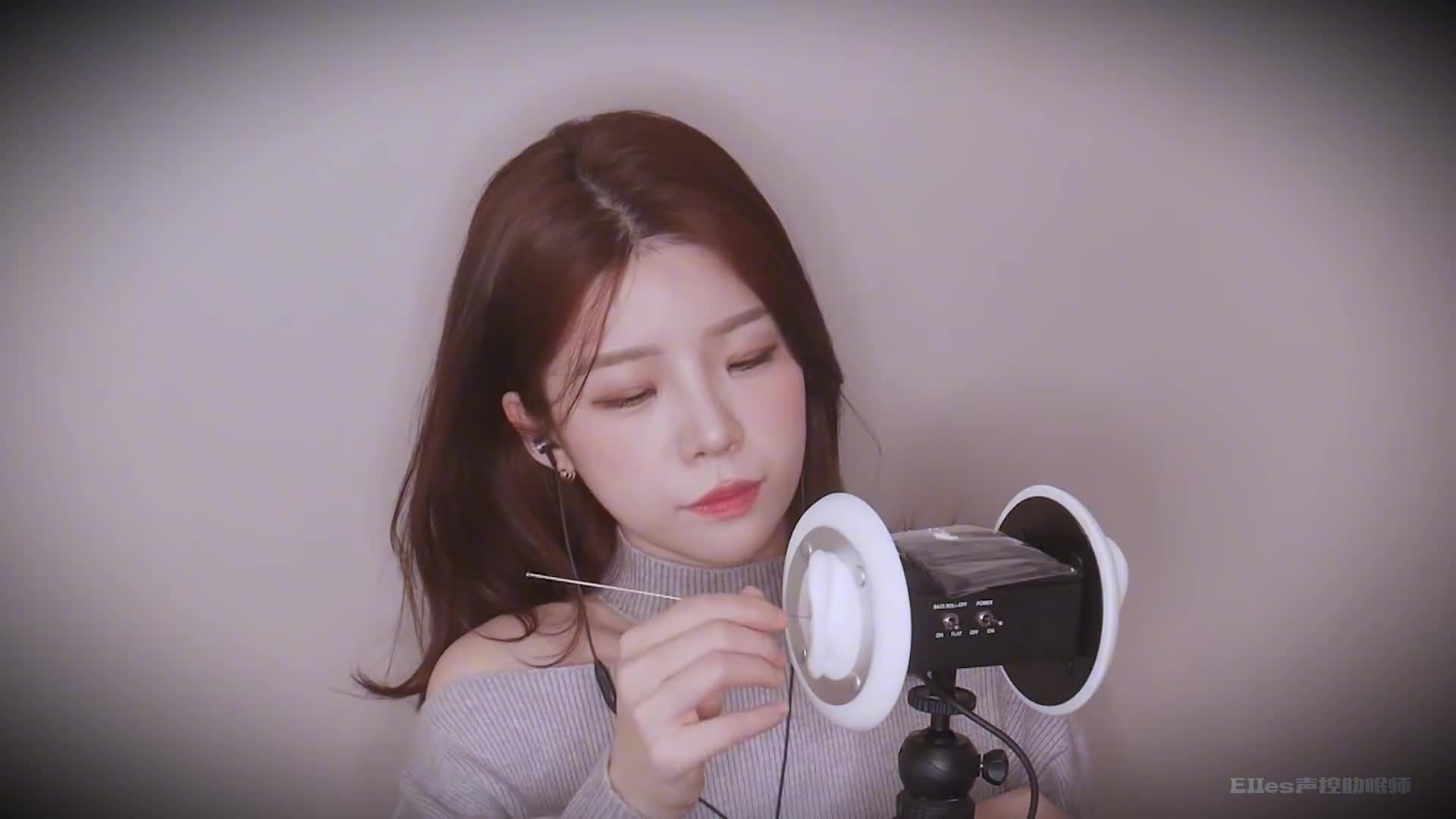 触感耳朵清理与篝火声