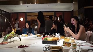 “男人的默契只需一個眼神”