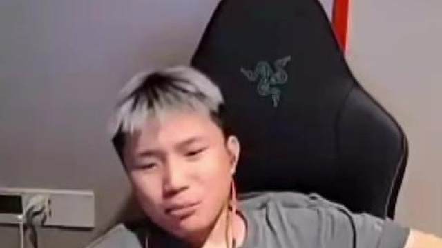 “蛋神组队打训练赛 赛后批评队友 反思问题 老戏骨附体”
