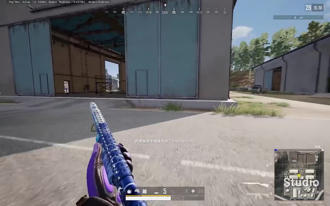 小伙如何一个人包围两个队