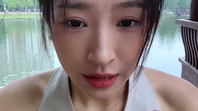 情景模拟助眠在公园里化妆