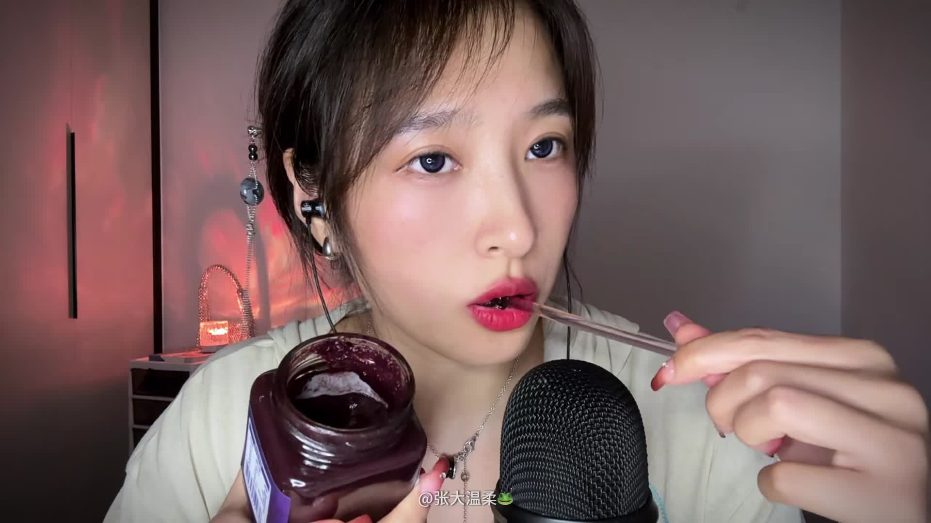 五款勺子加蓝莓酱助眠