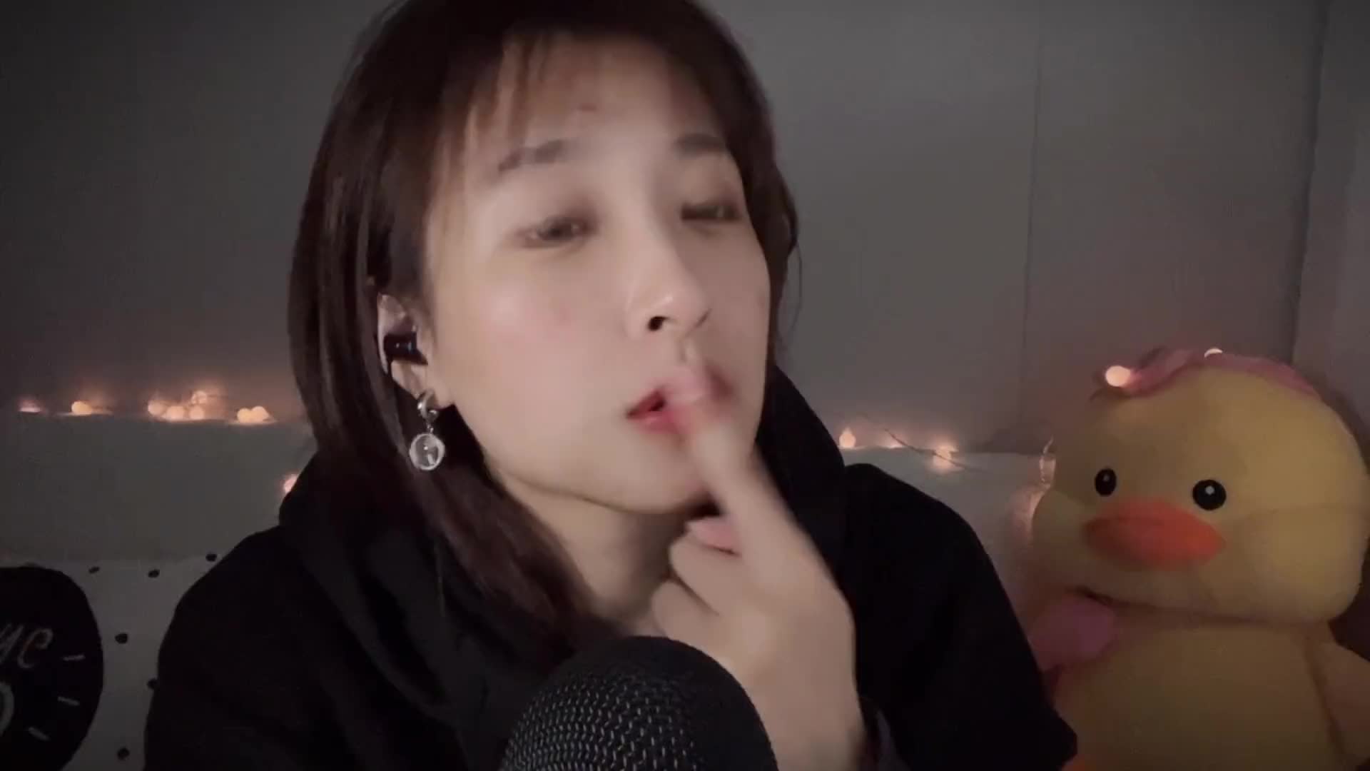 口水画助眠-帅气男孩