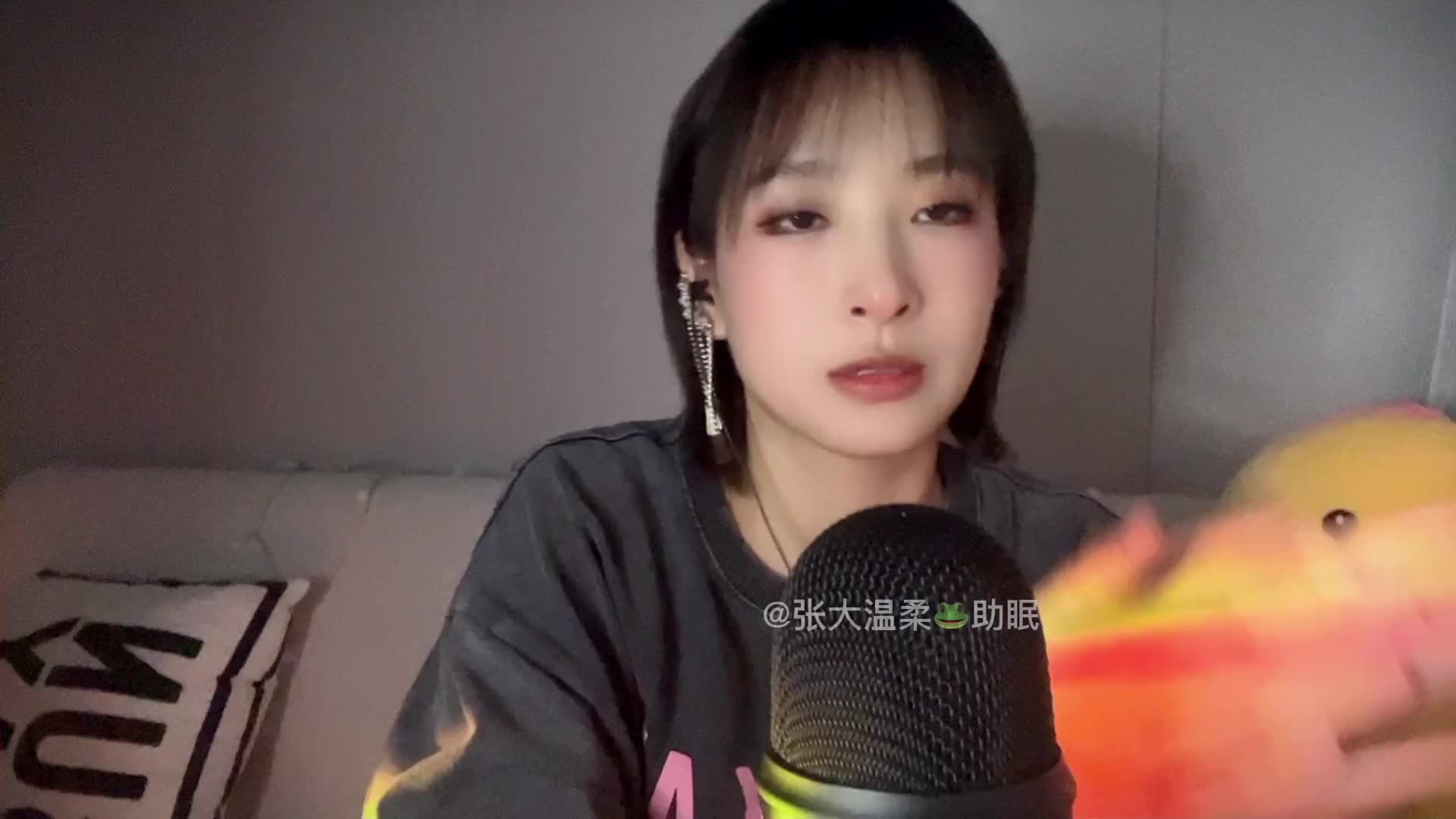 人物模拟-国外小哥Tom助眠瑞莱克斯很上头