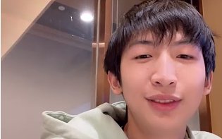 莎莉德杯選拔賽奪冠后和小超夢(mèng)一起恰海底撈