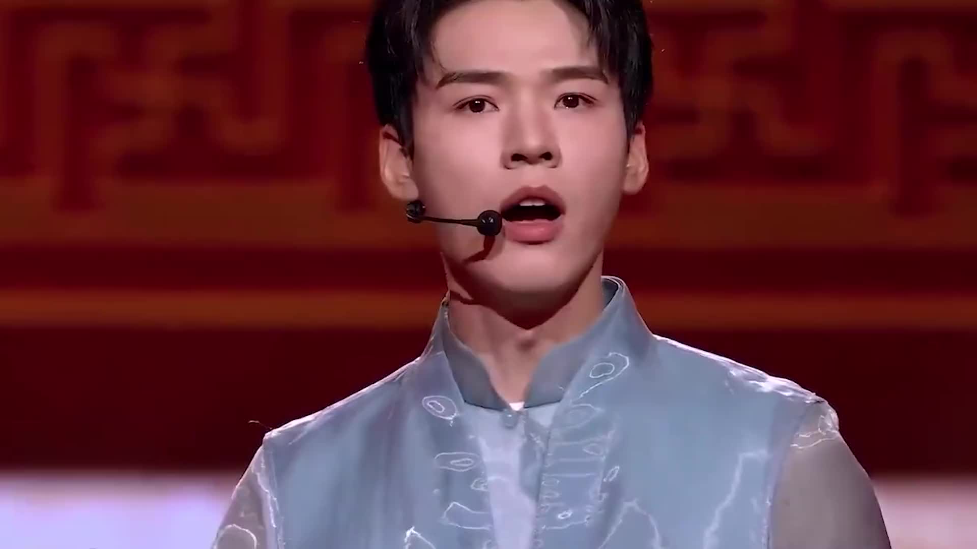 477. 龚俊用一双被热油溅伤的手,给所有想红的艺人上了生动的一课! #龚俊#安乐传#迪丽热巴#娱评大赏#中餐厅#黄晓明