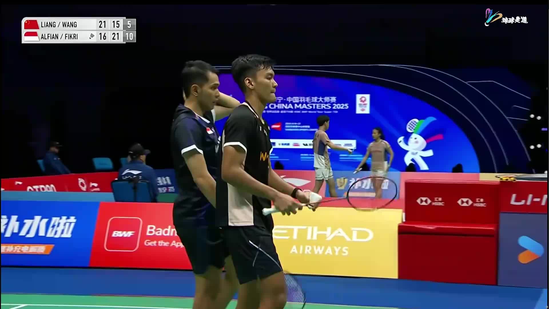 梁伟铿/王昶vs阿尔菲安/菲克里中国羽毛球大师赛-片段2