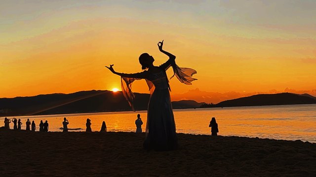 鸳鸯戏｜海边 日出