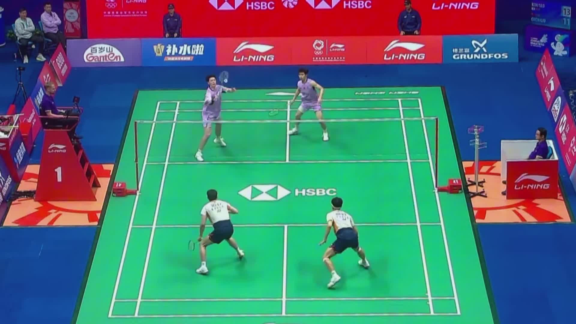 2025中国羽毛球大师赛，对手调整了战术， 加强防守反击，“一百”遗憾输掉次局