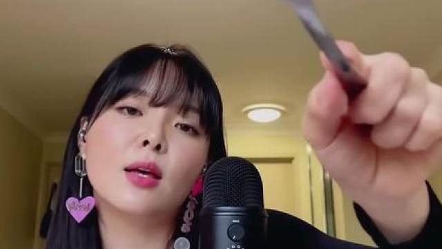 用叉子给你吃东西，口音2