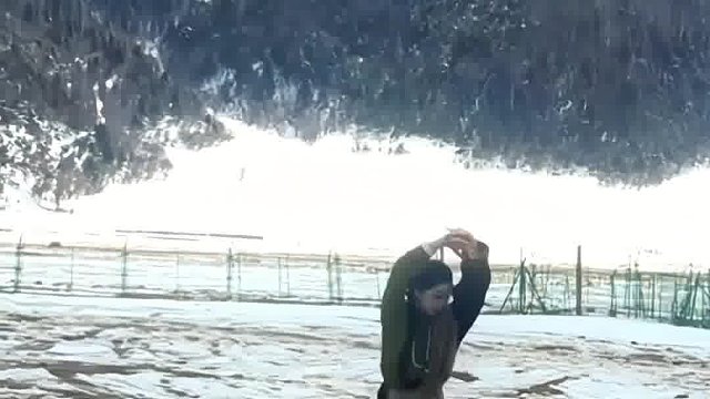 “自由在血脉里 翻滚着烧灼.”