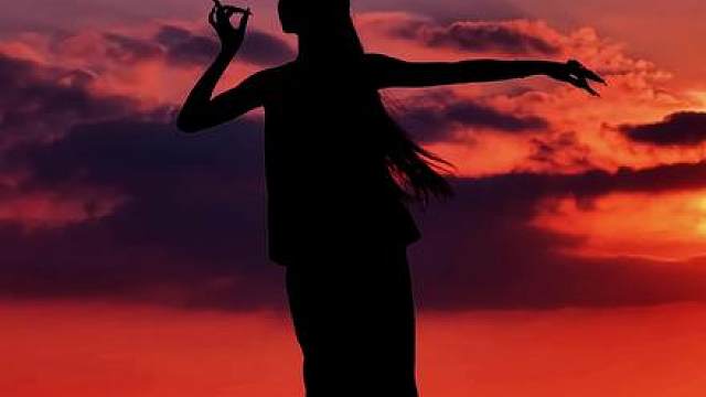 好喜欢这首歌 浅编一个吧