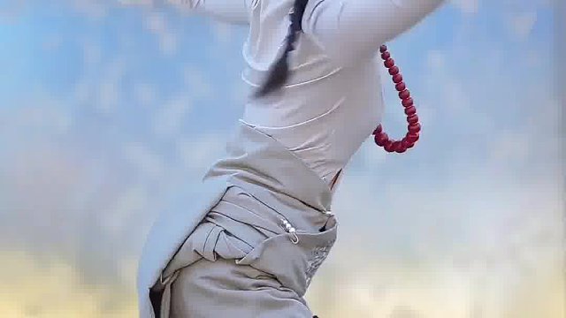 舞姿优美人更美