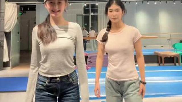 舞姿优美人更美