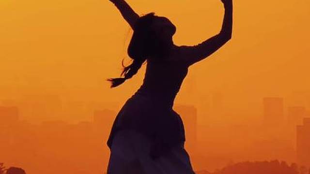 清清的河水流啊