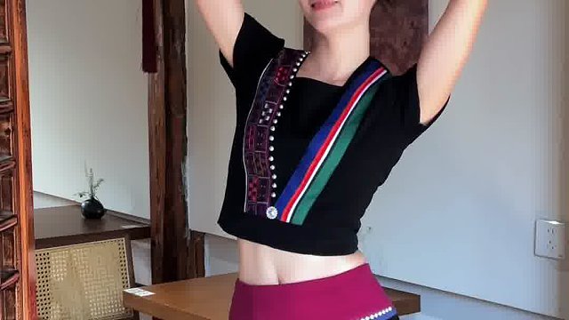 舞姿优美人更美