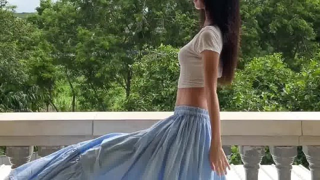 这位美丽的女士 我可以邀请你跳一支舞吗