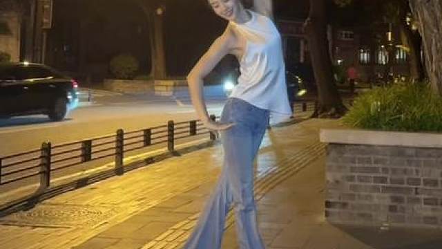 城里的月光把梦照亮