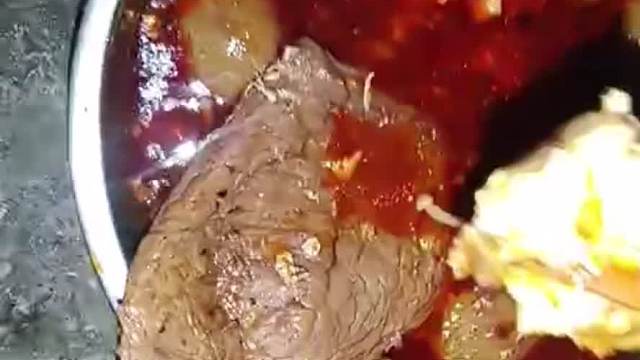 兄弟们又吃上了，美滋滋！