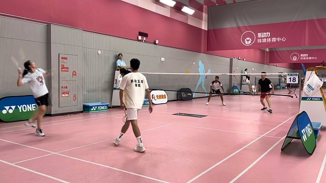 我的自信不止源于球技 还有身后的你