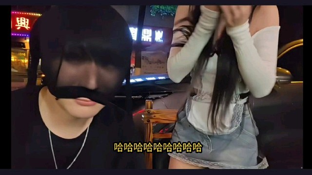 【小酷】小酷和小姐姐把嗨丝套头上，玩这么嗨吗？