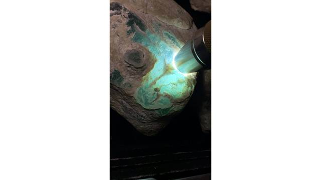 高冰玻璃种天空蓝翡翠