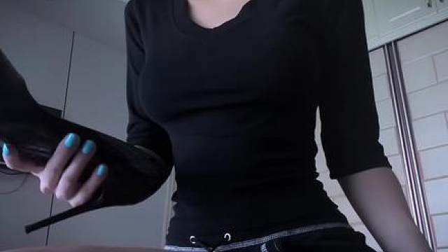 快敲高跟皮鞋 下星期可能会停更一星期 不要太想我贝贝们