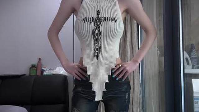 刮擦牛仔裤 到点了 嘻嘻 别催更了主播很自觉