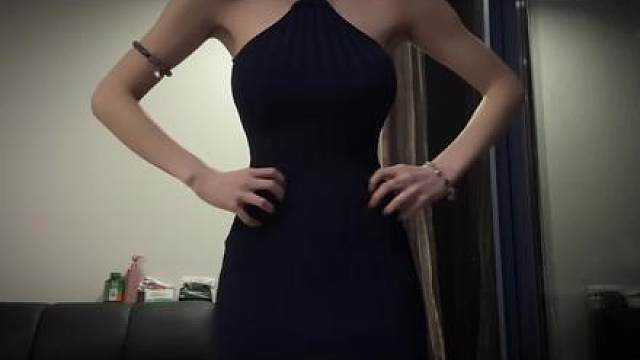 刮擦针织裙 到点了。最后一个库存