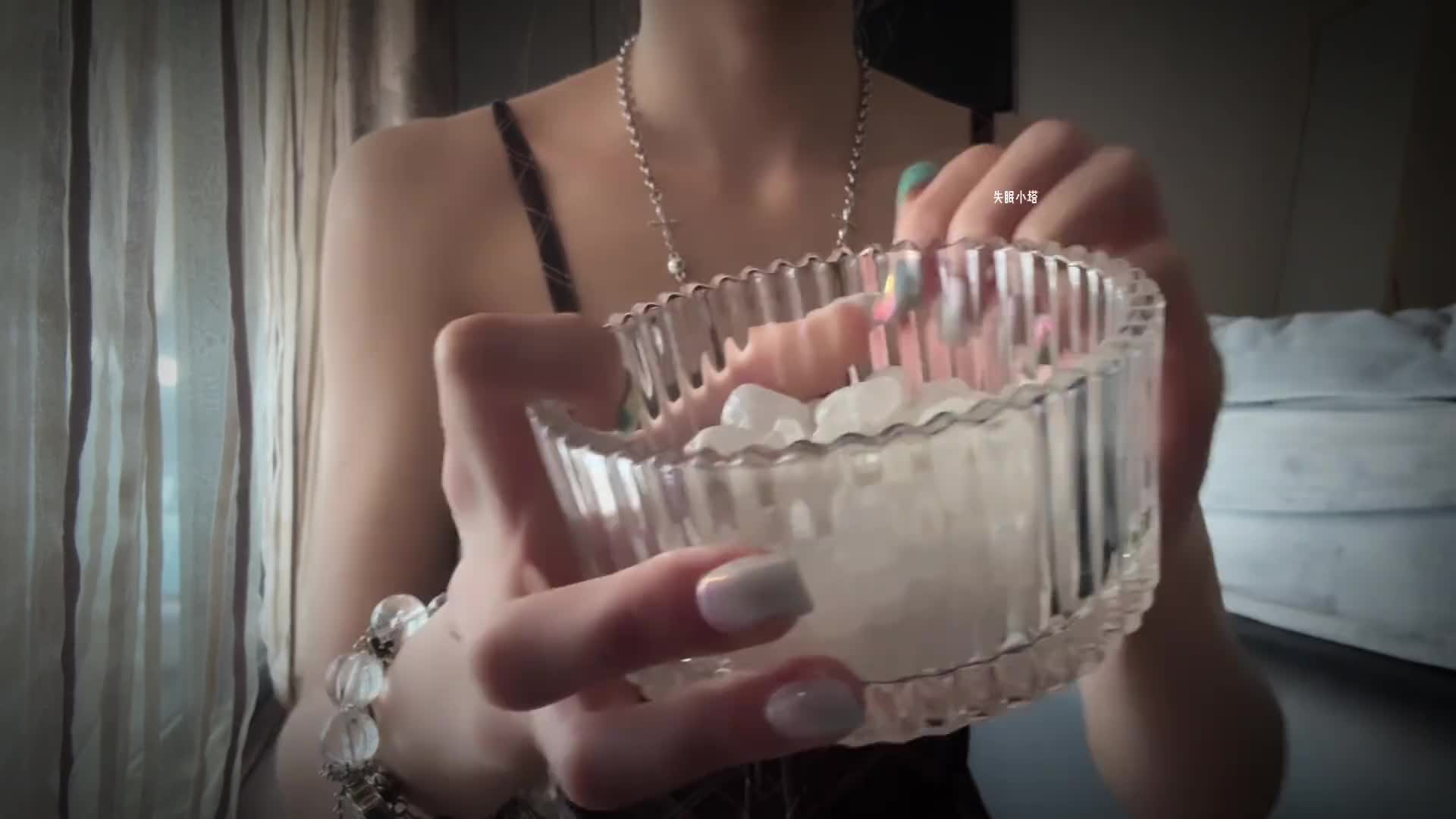 齿状玻璃瓶触发音 有些下架的作品会同步更新在隔壁 最近限流太严重啦