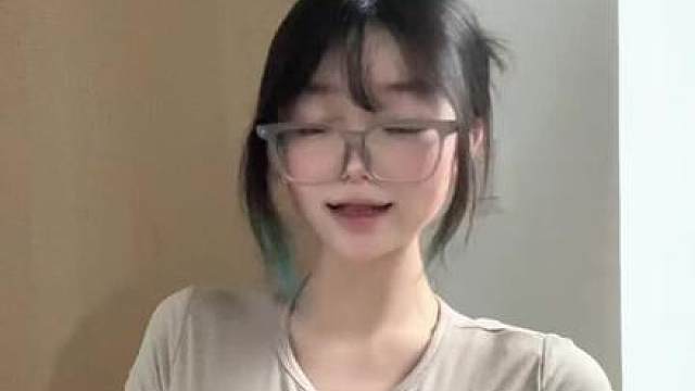 妈妈歌单里唯一爱的一首 词和人声都好娇俏轻快