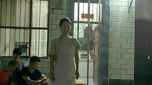 吃过晚饭跳支舞娱乐一下，跳的好不好不知道，婆婆提供的情绪价值到位了