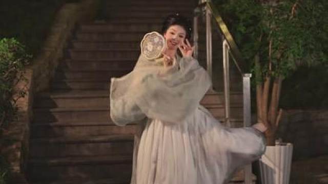 “朝朝暮暮随你去逍遥”