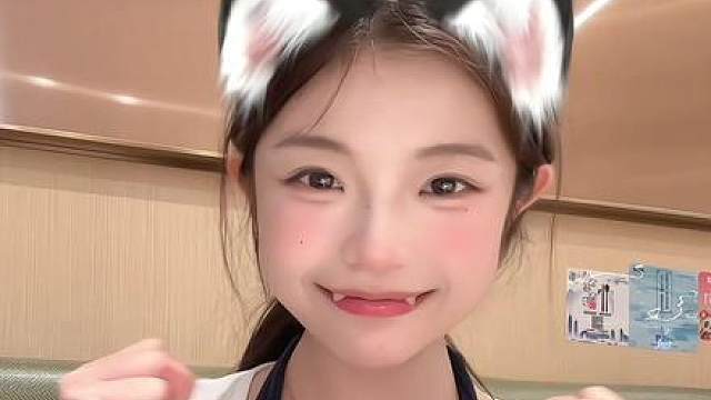 如果碰不到双唇 那你的笑容就是我的吻痕