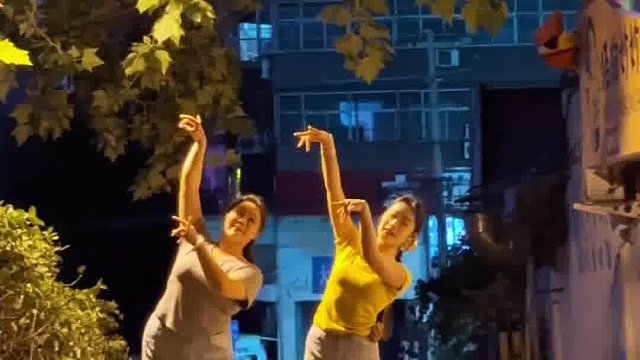 试尽万般尘、与君酌星辰…