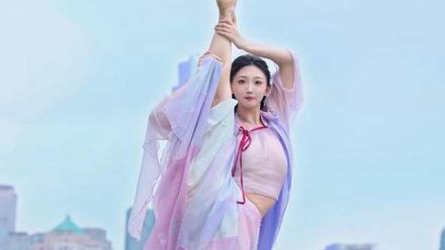 “我见人间不过风月场，为你只作壁上观”