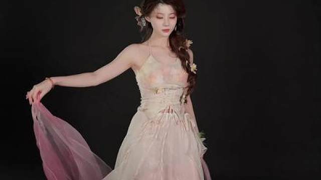 我无名份 我不多嗔，我与你难生恨