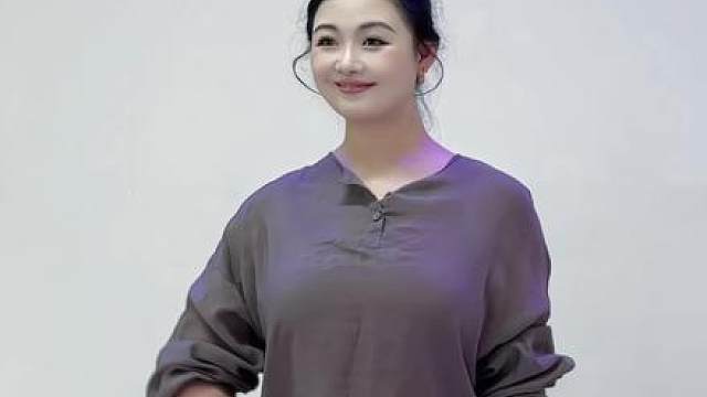 风月绵绵 今夜月光绵绵，好似你的眉眼，请你吃颗糖