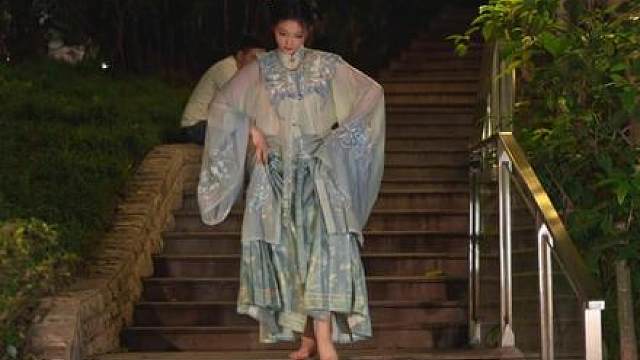 ”人生得意须尽欢“