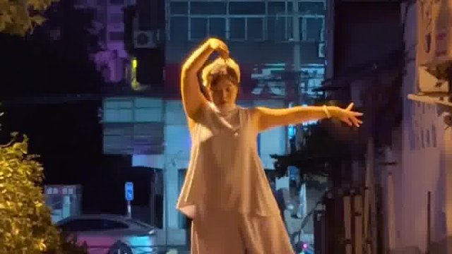 我有一段情入画后归旧梦故里… 原创编舞