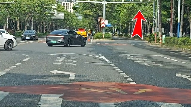 左转待转区怎么走？很多新手竟不知道，老司机现场演示