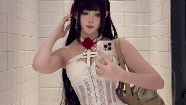 今天太忙了，漫展结束在洗手间臭美下