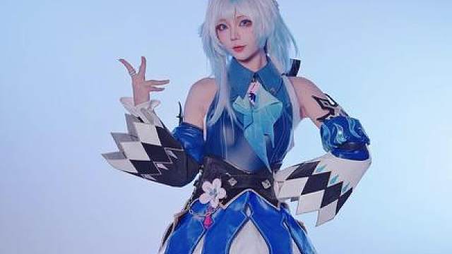 新学的舞跳给海瑟音看