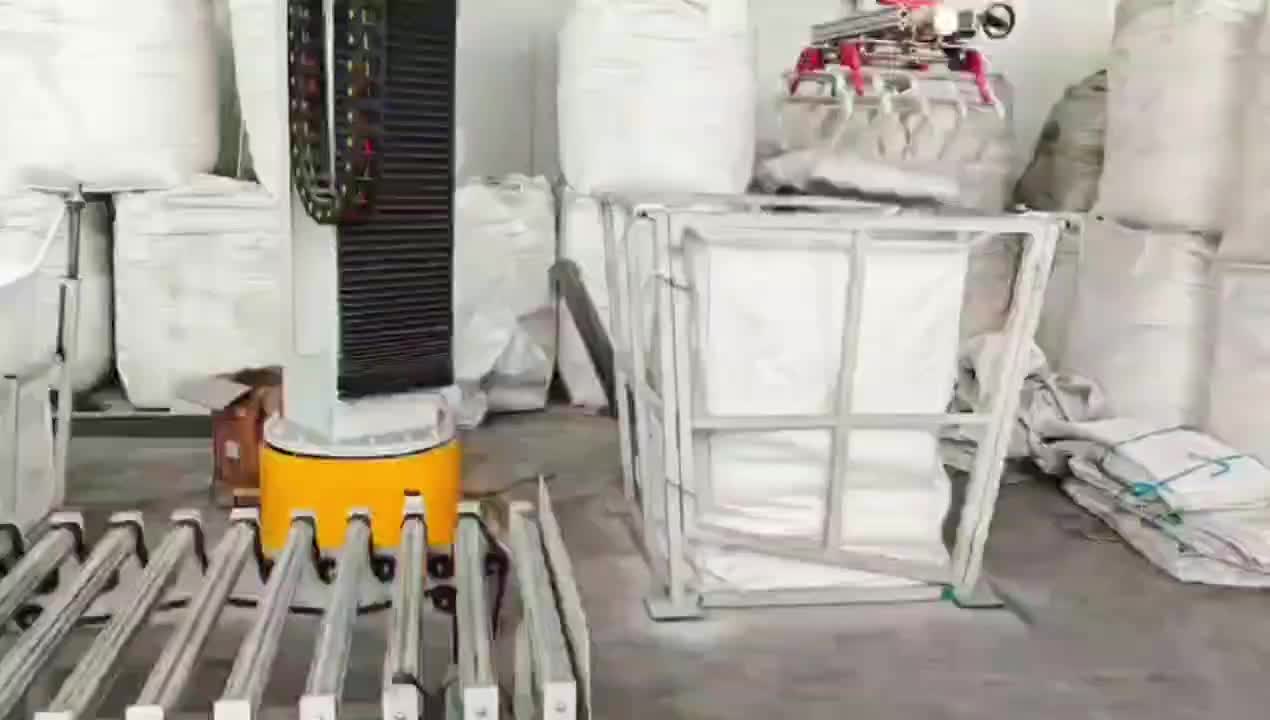 老板们从来都在衡量如何用更少的人干更多的活，其实机器完全符合这个需求，立柱机器人