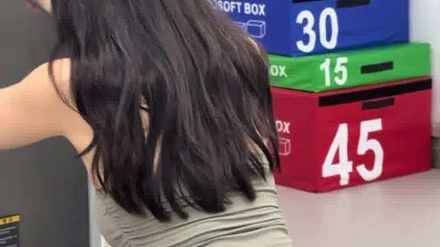 爱健身的小姐姐