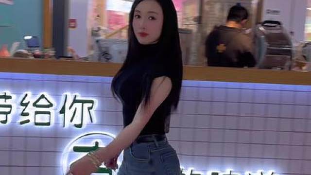 有一天，当回顾自己走过的路时，你会发现，这些奋斗不息的岁月，才是最美好的人生