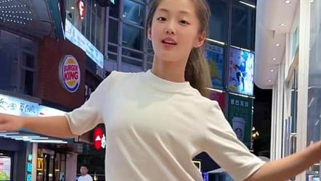 街拍小姐姐穿搭秀