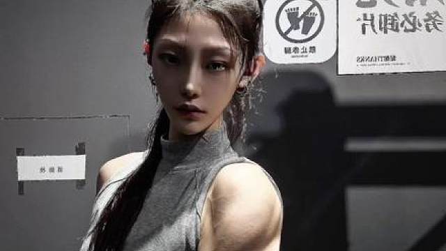 “自能成羽翼 何必仰云梯”