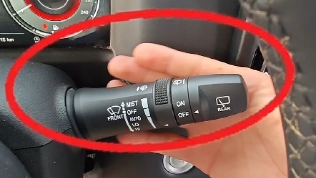 汽车雨刮器拨杆正确使用方法，老司机手把手教你，新手一看就会