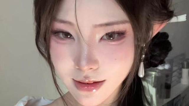 帘外芭蕉惹骤雨